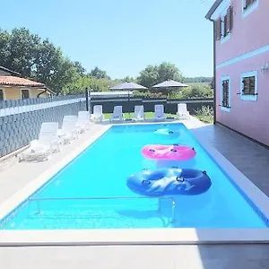 Radmila Apartment